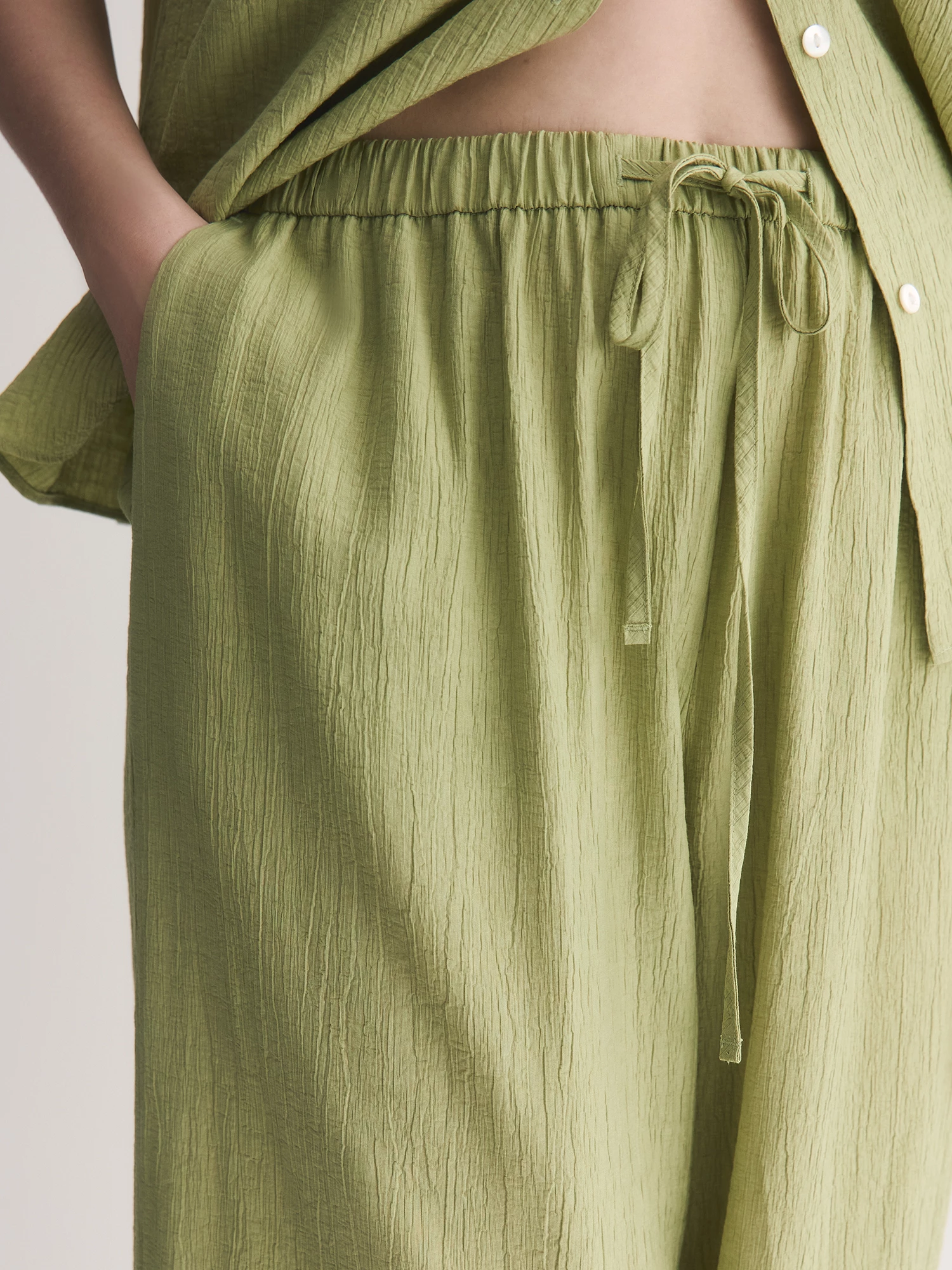 Костюмные брюки из жатой вискозной ткани Lalis арт. TR05267Х