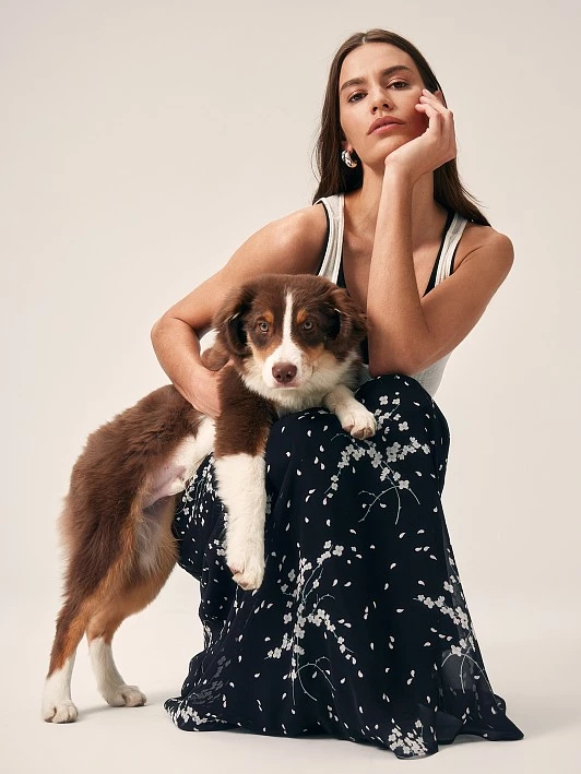 Ересектерге арналған түкті порно Карина Харчинскаямен порно стриптиз биі