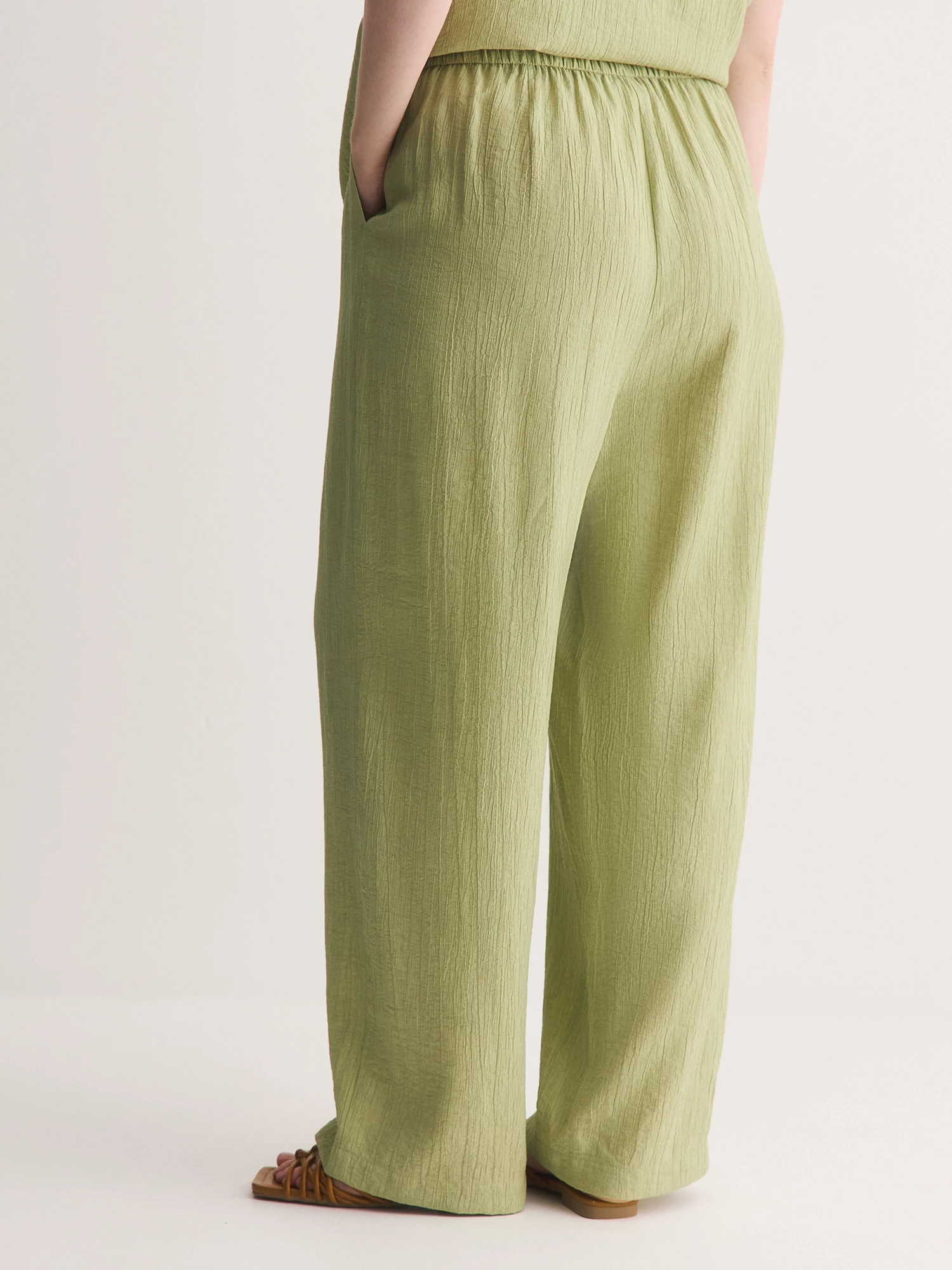 Костюмные брюки из жатой вискозной ткани Lalis арт. TR05267Х