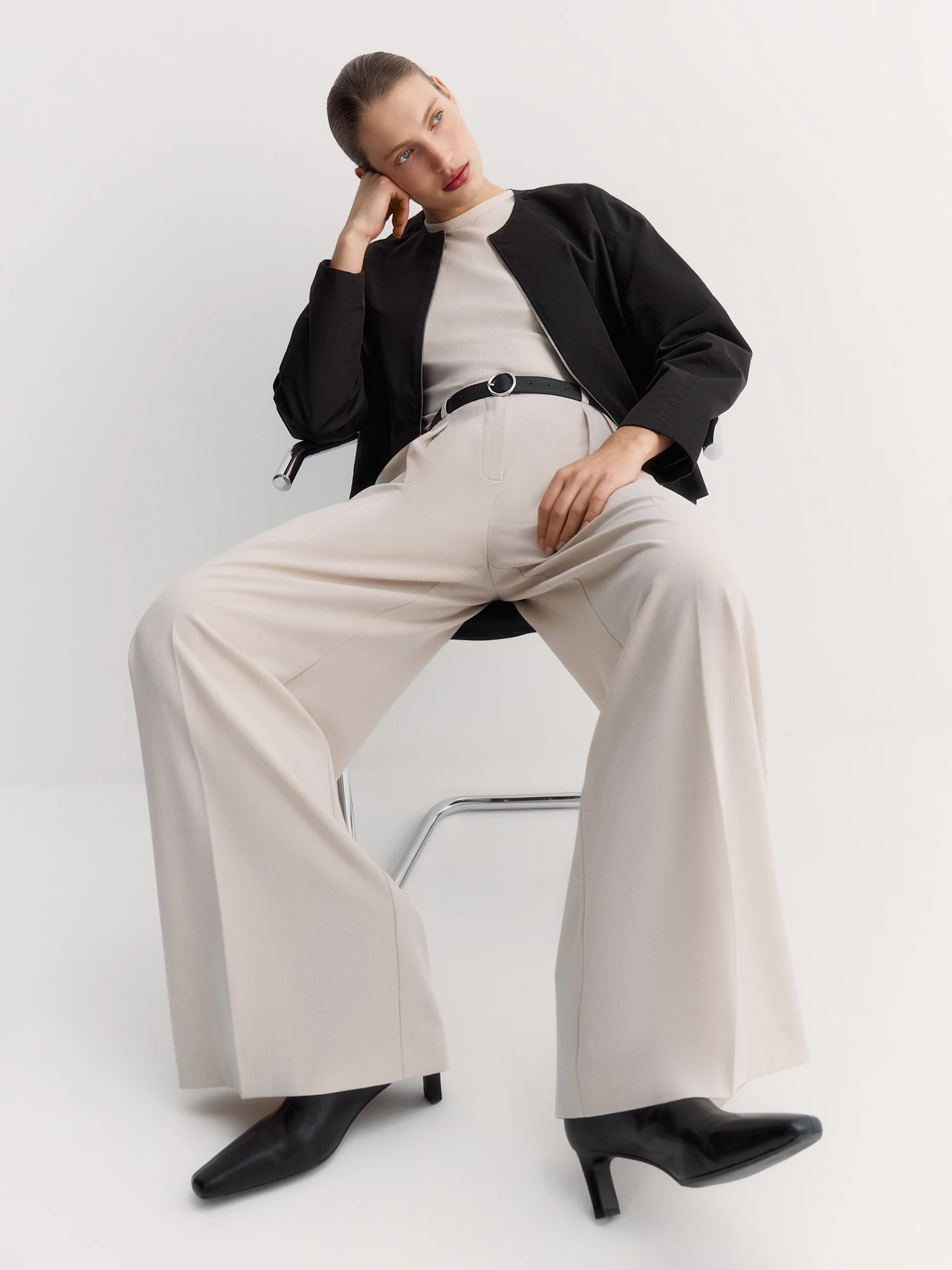 Короткая куртка оригинального кроя Elis арт. KR0104