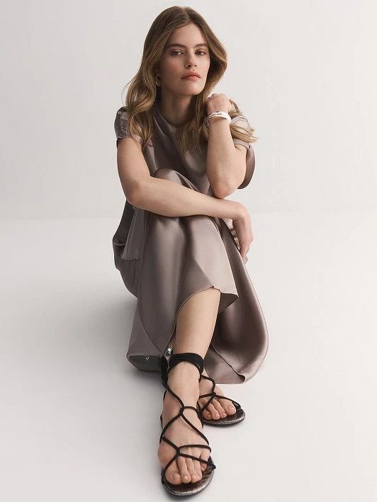 Длинное минималистичное платье из ткани с атласным блеском Elis арт. DR0903