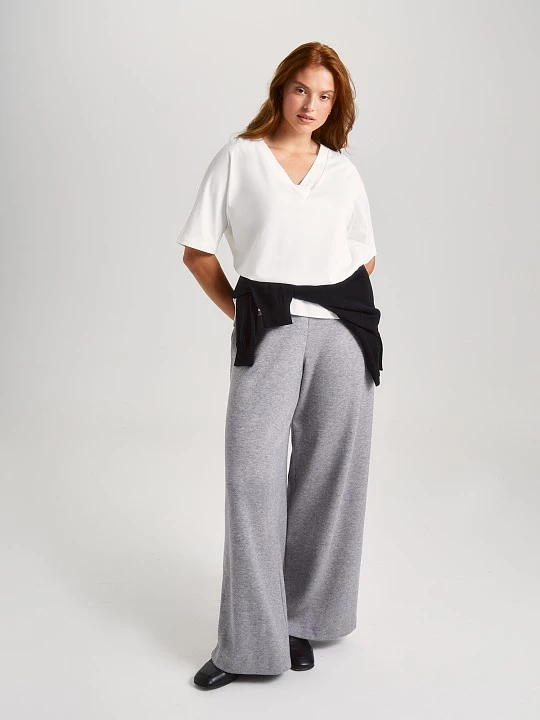 Футболка с V-вырезом и цельнокроеным рукавом Lalis арт. TS0111K