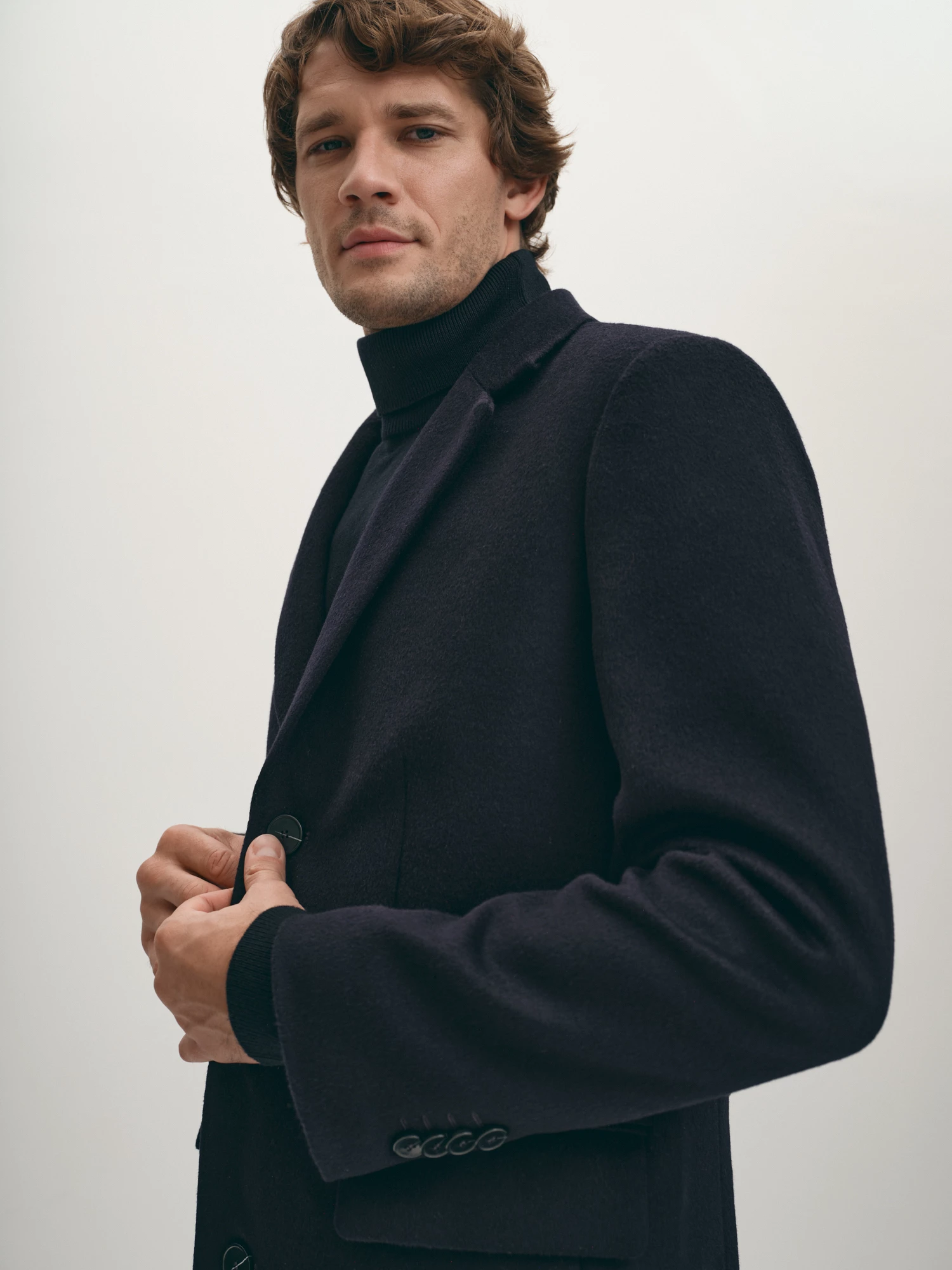 Демисезонное классическое пальто из шерсти 20line арт. IPD001617