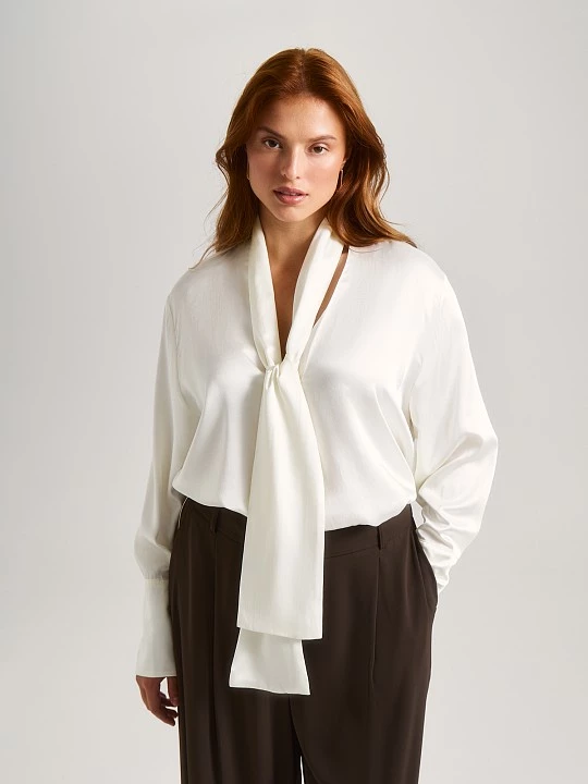 Атласная вискозная блуза с воротником-аскот Lalis арт. BL1487
