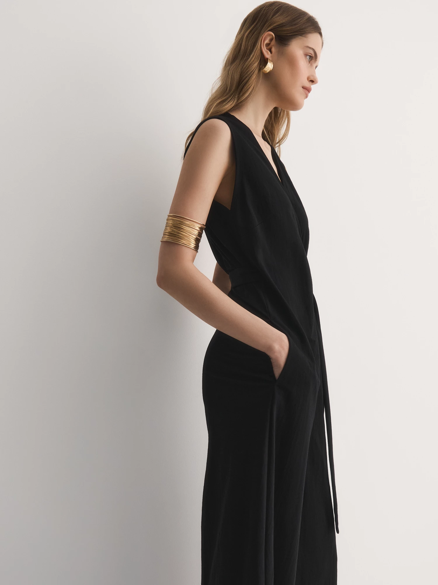 Приталенный комбинезон с запахом Elis арт. OV0040KP