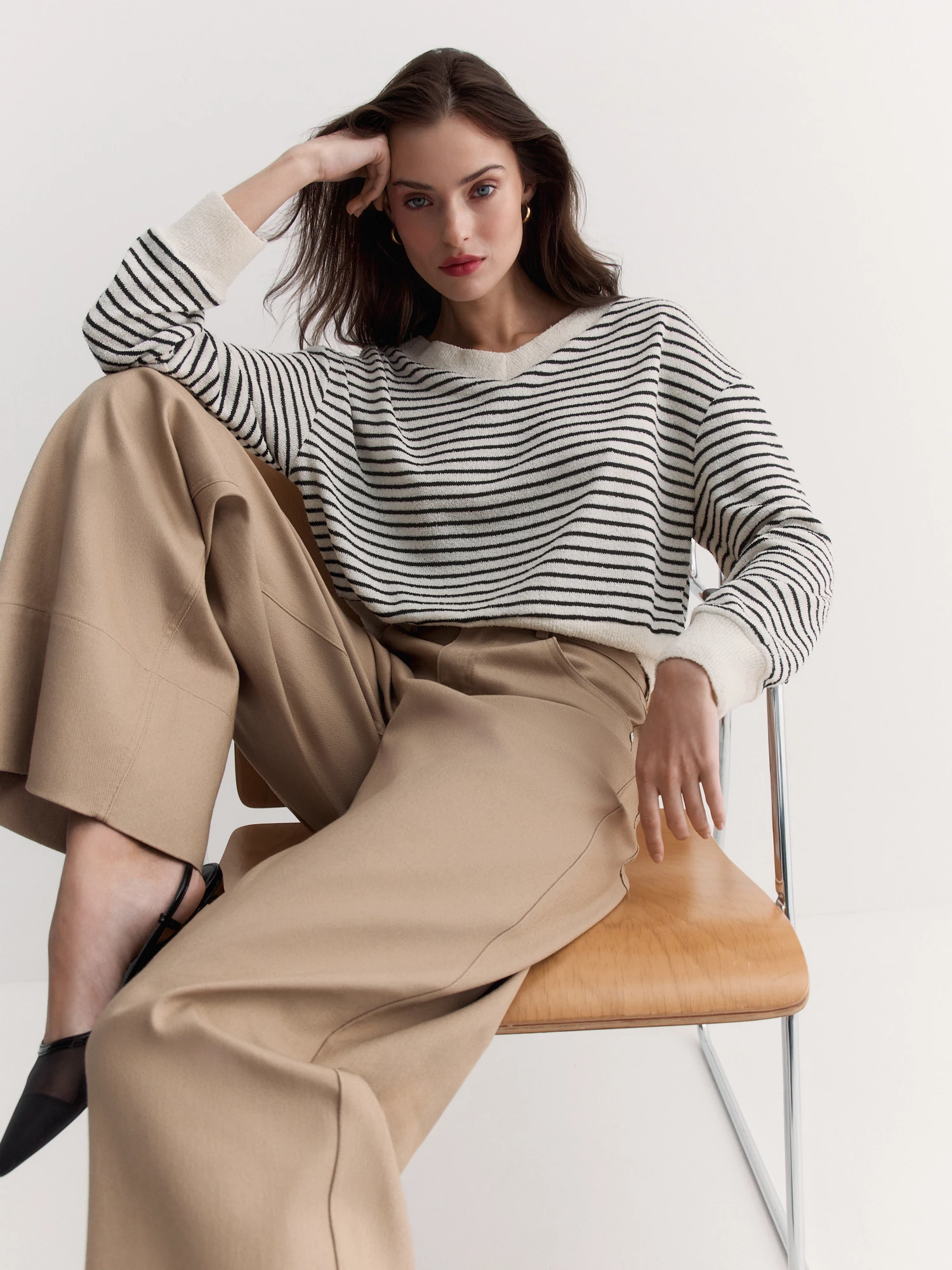 Укороченный свитшот с V-вырезом Elis арт. BS0070K