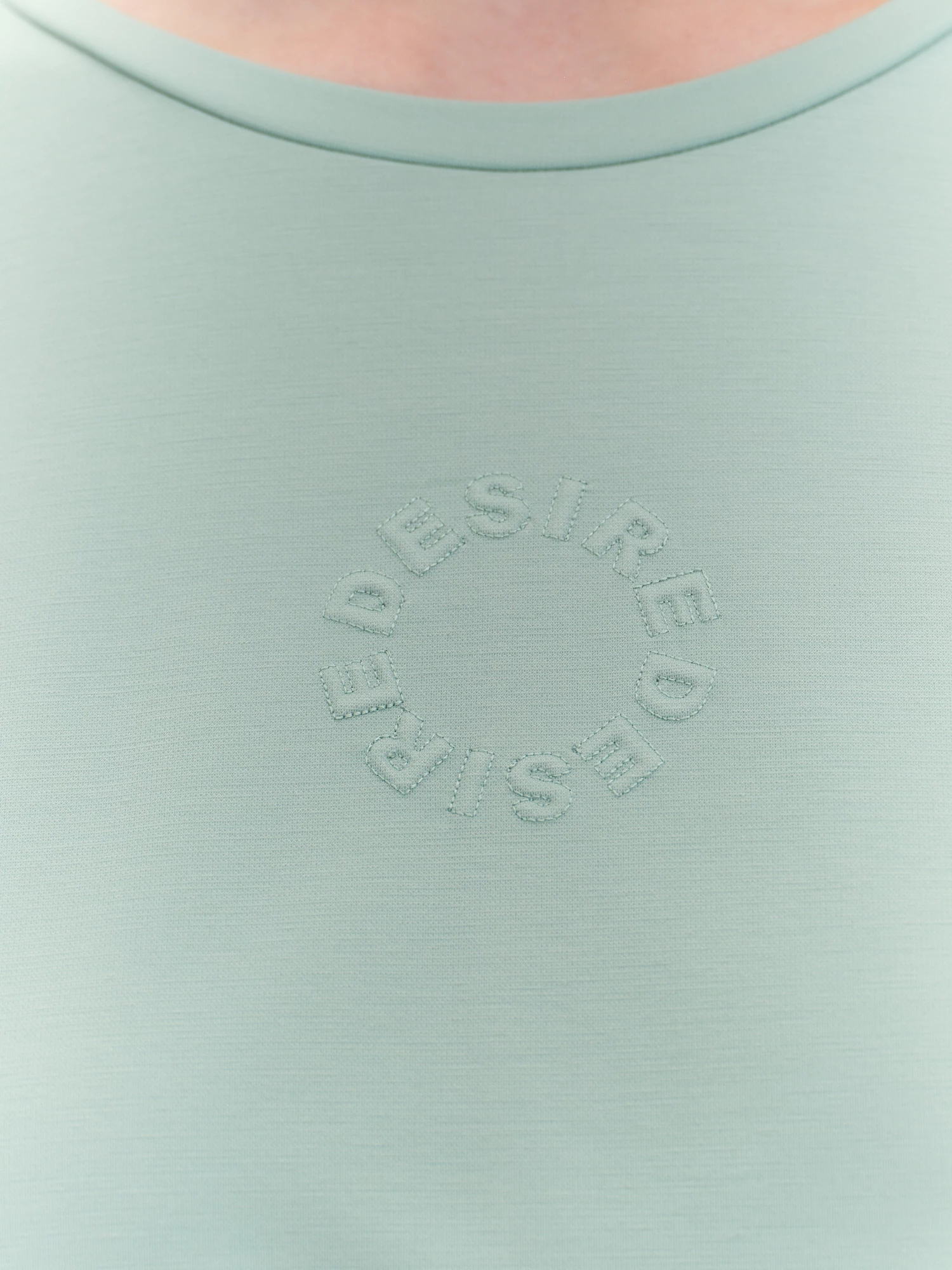 Трикотажная блуза с вышивкой и цельнокроеным рукавом Lalis арт. BL1507K