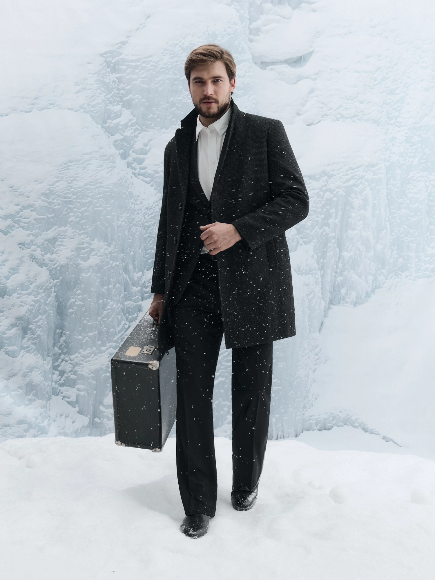 Шерстяное пальто со съемным капюшоном и манишкой 20line арт. IPD0021S