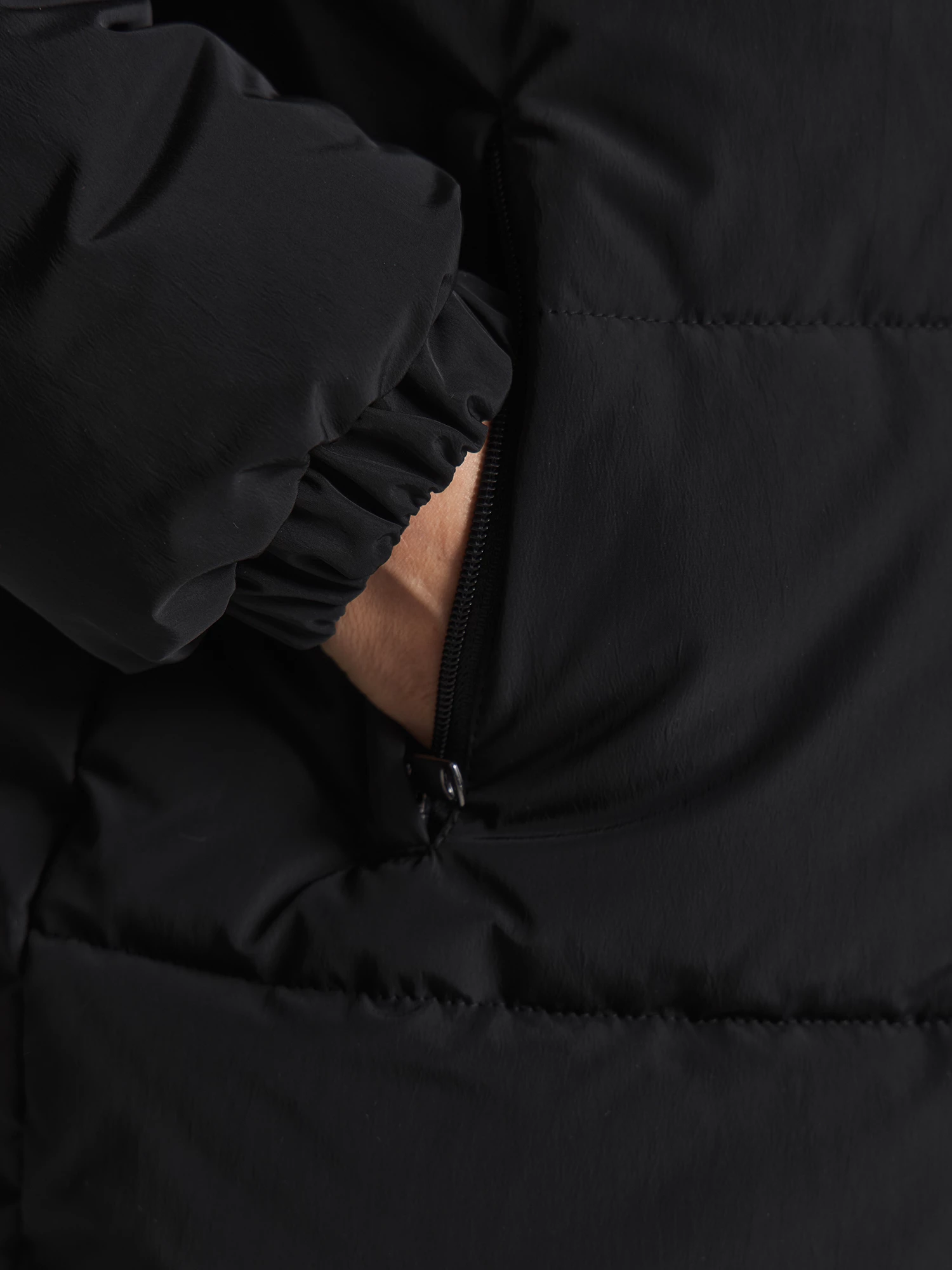 Короткий пуховик с капюшоном на молнии Elis арт. PH0052BR